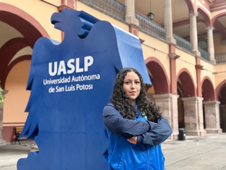 Mariana de Lira abre camino para el pádel en la UASLP padel en la UASLP